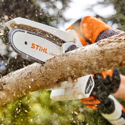 Stihl GTA 26 Gehölzschneider im Einsatz